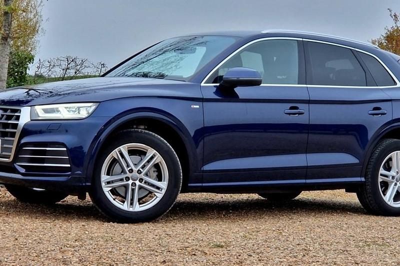 Blue Used 2019 Audi Q5 S-Line SUV | £15,990 (Fair price) - Image 1/1