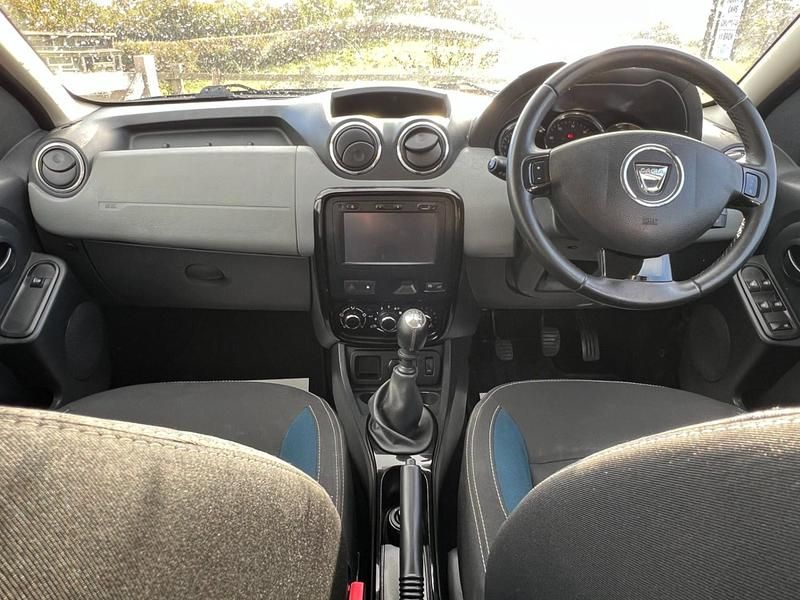 Used Dacia Duster Lauréate 110 HP (80 kW) 2015 Blue SUV