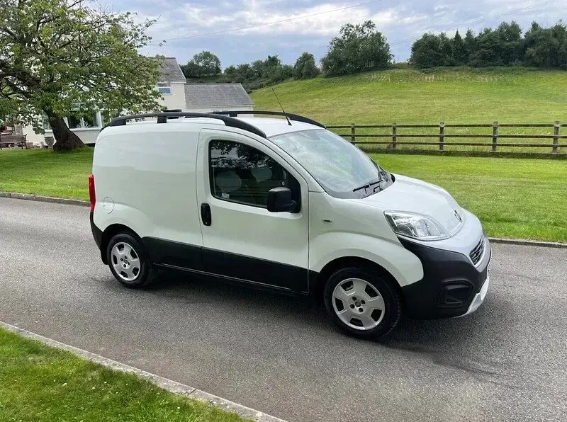 Used Fiat Fiorino 80 HP (58 kW) 2021 White MPV