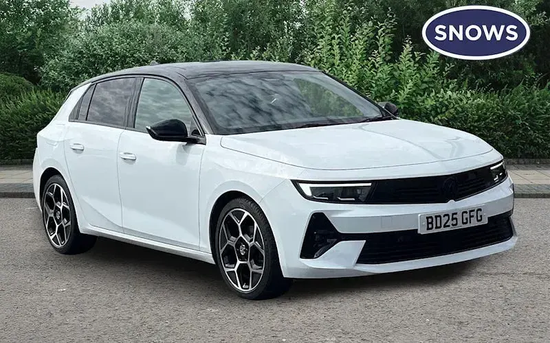 Used Vauxhall Astra Ultimate 131 HP (96 kW) 2025 Hatchback
