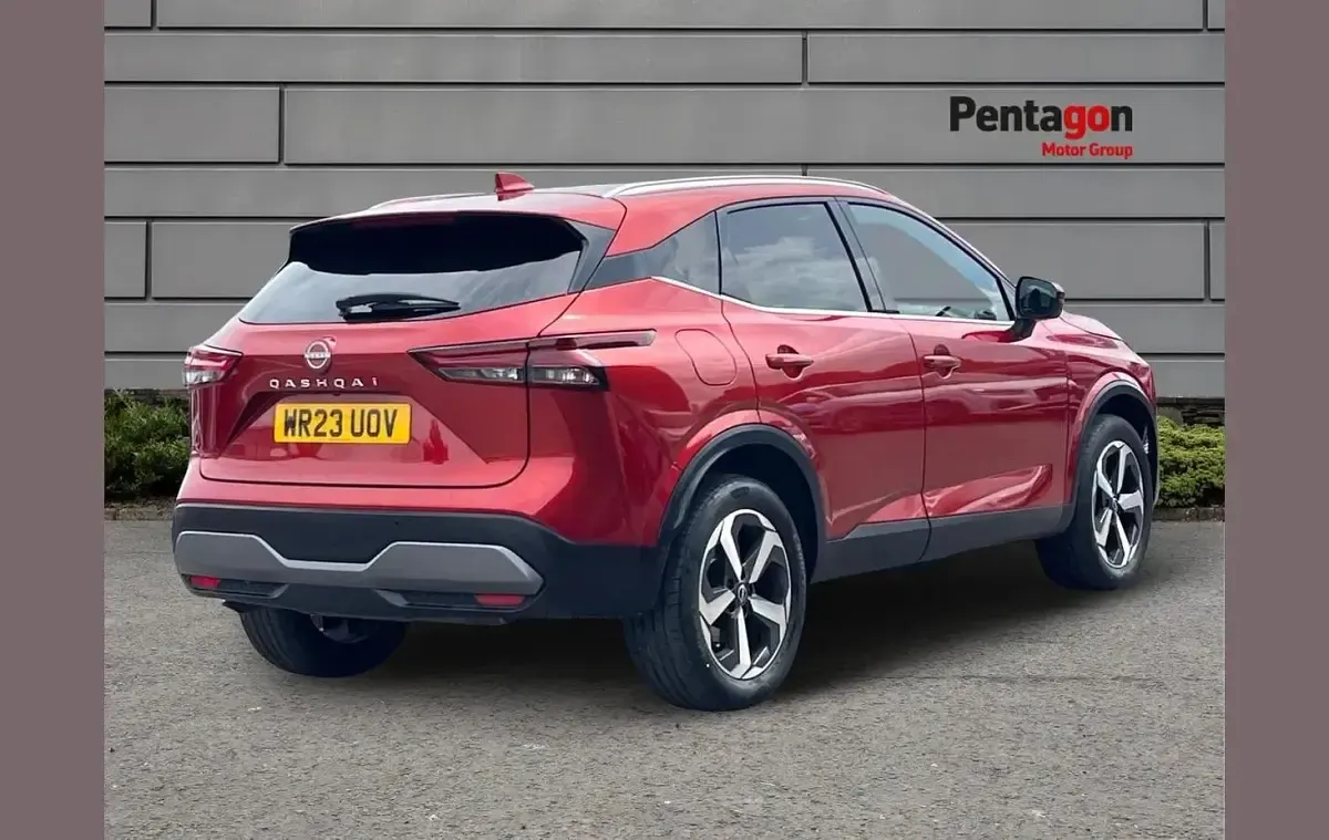 Used Nissan Qashqai N-Connecta 138 HP (101 kW) 2023 Red SUV