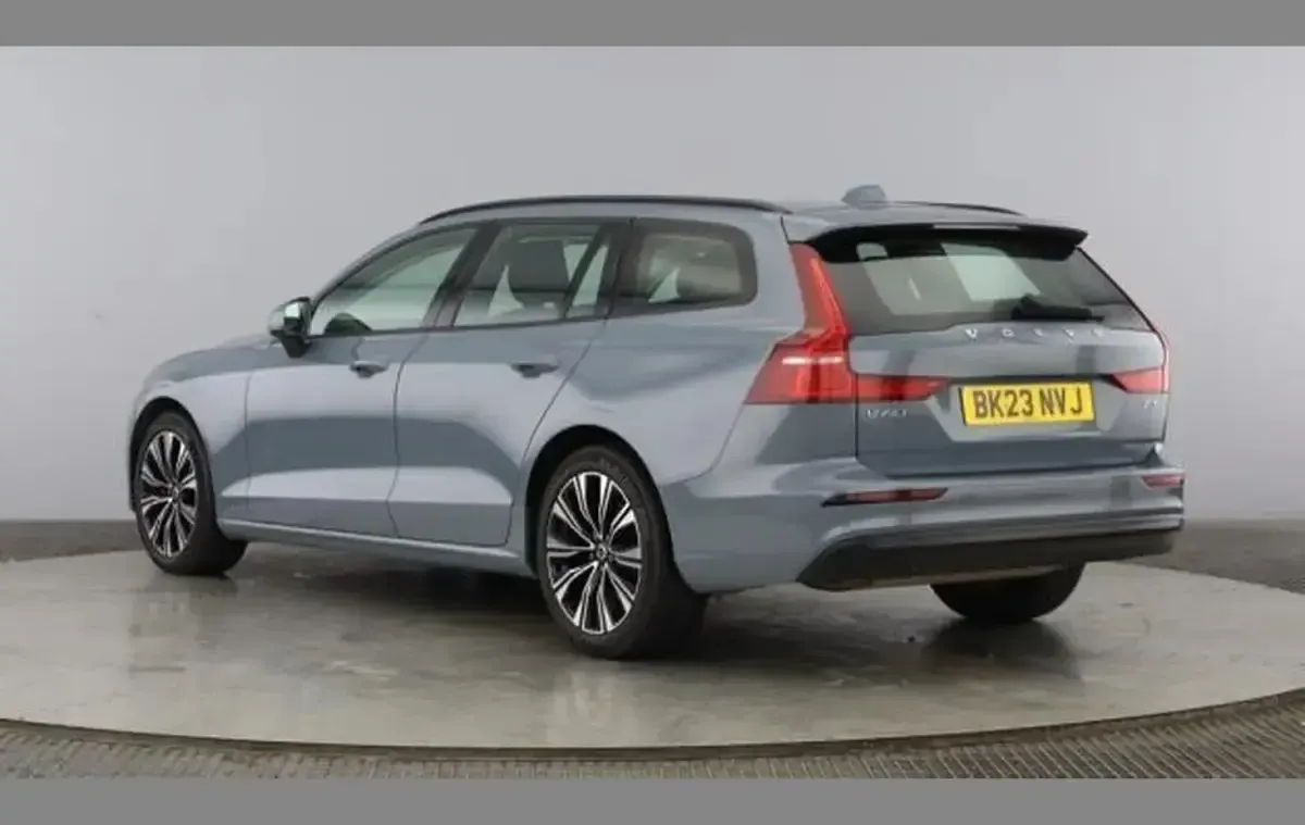 Used Volvo V60 Core 161 HP (118 kW) 2023 Grey Estate