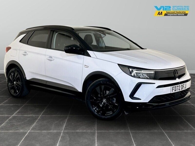 White Used 2022 Vauxhall Grandland X GS Line SUV | £15,495 (Fair price) - Image 1/2
