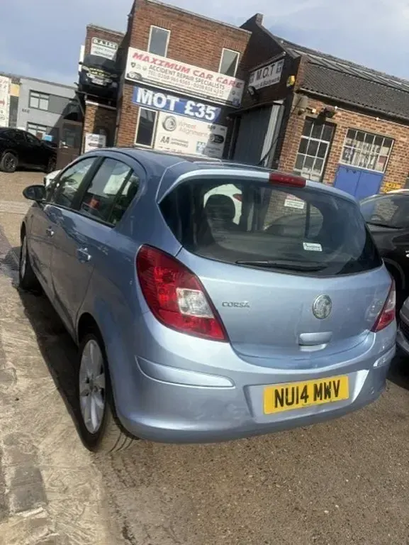 Used Vauxhall Corsa Excite 85 HP (62 kW) 2014 Blue Hatchback