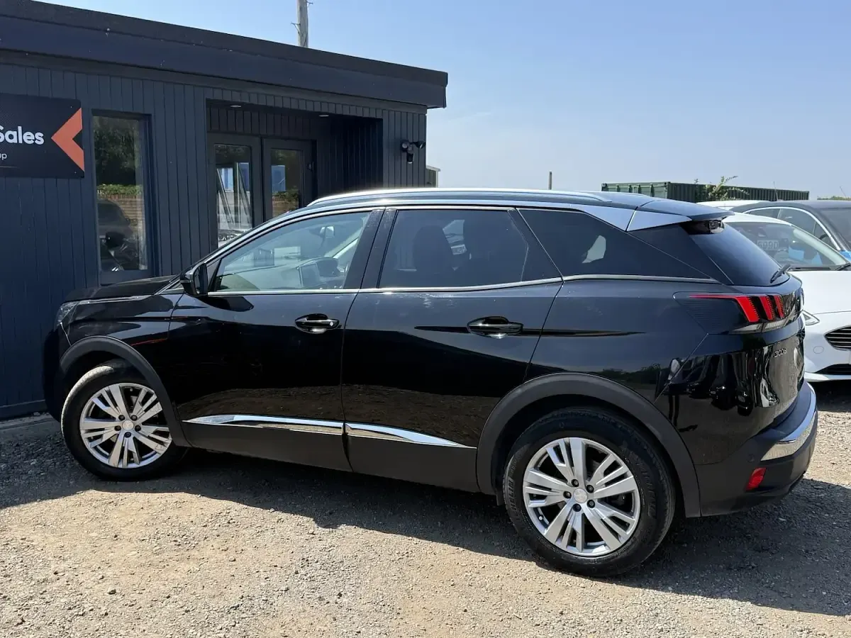 Used Peugeot 3008 Allure 130 HP (95 kW) 2020 Black SUV