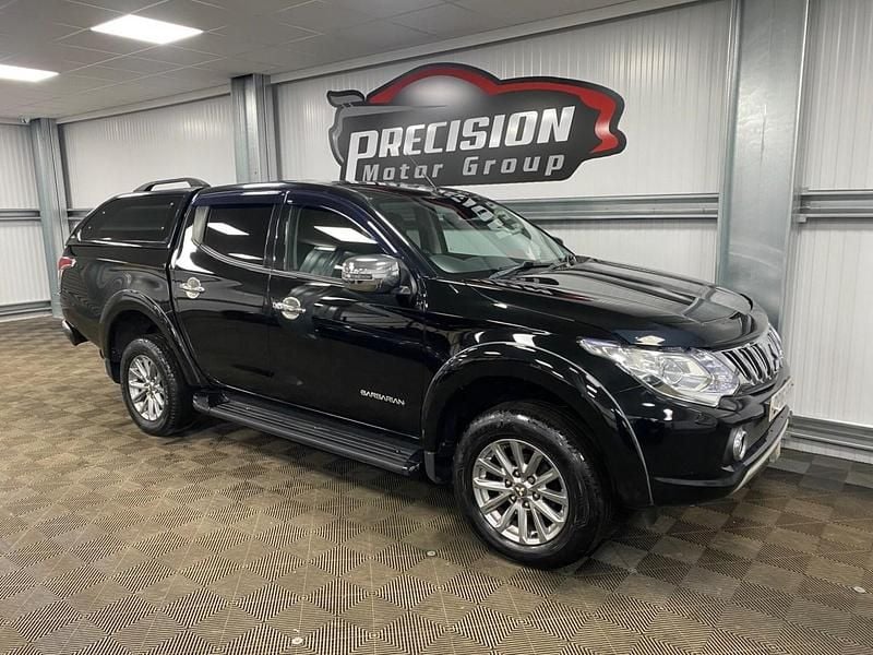 Used Mitsubishi L200 2016 Black Pickup