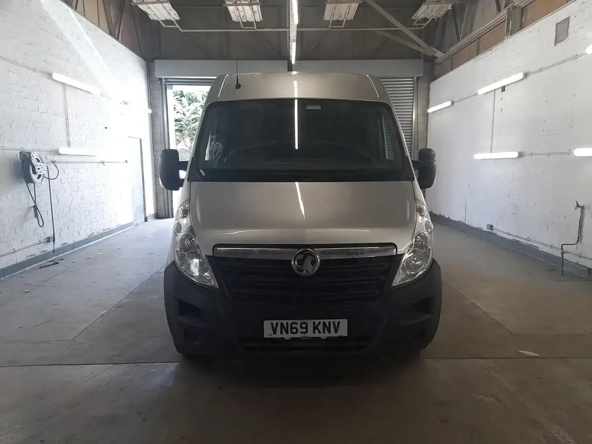 Used Vauxhall Movano 130 HP (95 kW) 2019 Silver MPV