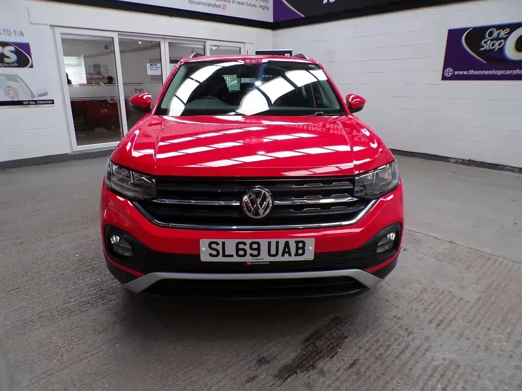 Begagnad VW T-Cross SE 95 HK (69 kW) 2019 Röd SUV