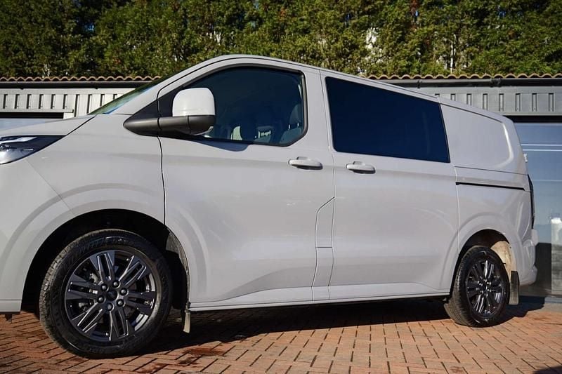 Used Ford Transit Custom Limited 170 HP (125 kW) 2025 Grey Van