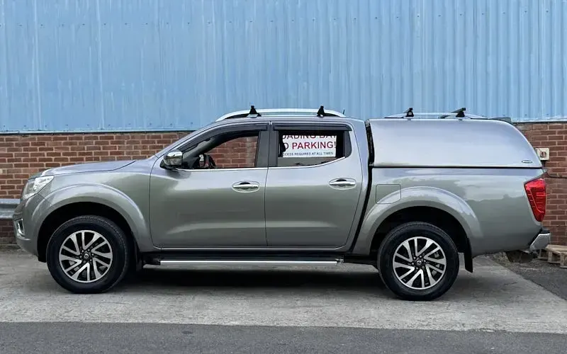 Used Nissan Navara Tekna 190 HP (139 kW) 2016 Grey Pickup