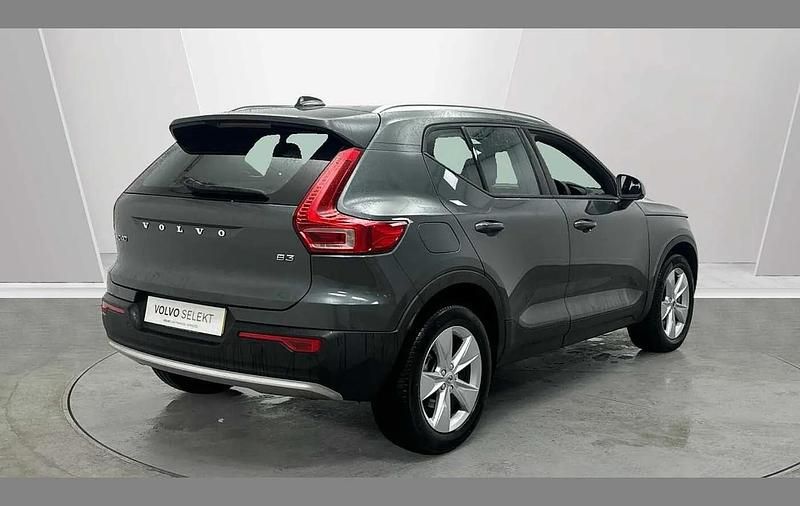 Used Volvo XC40 Core 161 HP (118 kW) 2025 Green SUV
