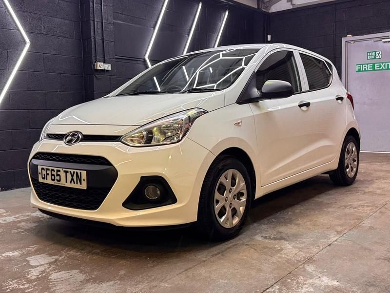 Used Hyundai i10 2015 White Hatchback