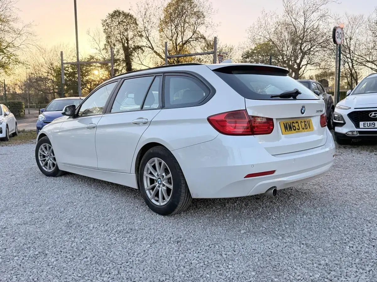 Used BMW 320 Efficient Dynamics 2013 White Estate
