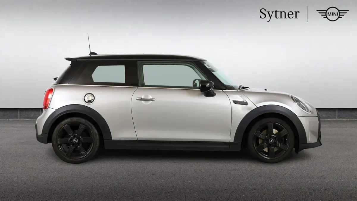 Used Mini Cooper S Classic 176 HP (129 kW) 2023 Silver Hatchback