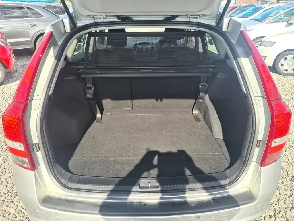 Used Kia Ceed 113 HP (83 kW) 2012 Silver Hatchback