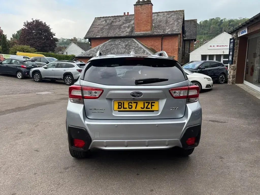 Używany Subaru XV Premium 150 KM (110 kW) 2017 Srebrny SUV