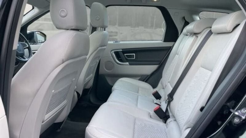 Used Land Rover Discovery Sport SE 180 HP (132 kW) 2017 Narvik black SUV