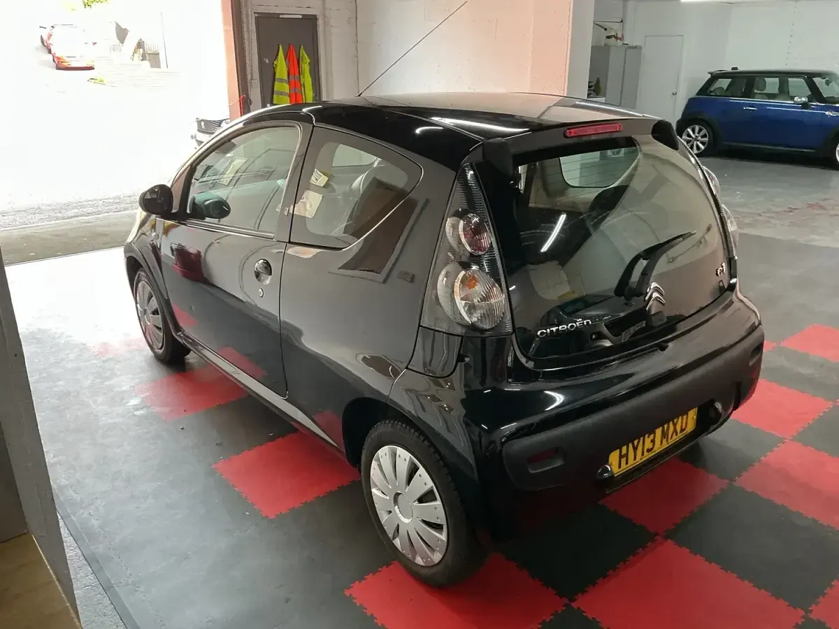 Used Citroën C1 VTR Sport 68 HP (50 kW) 2013 Black Hatchback