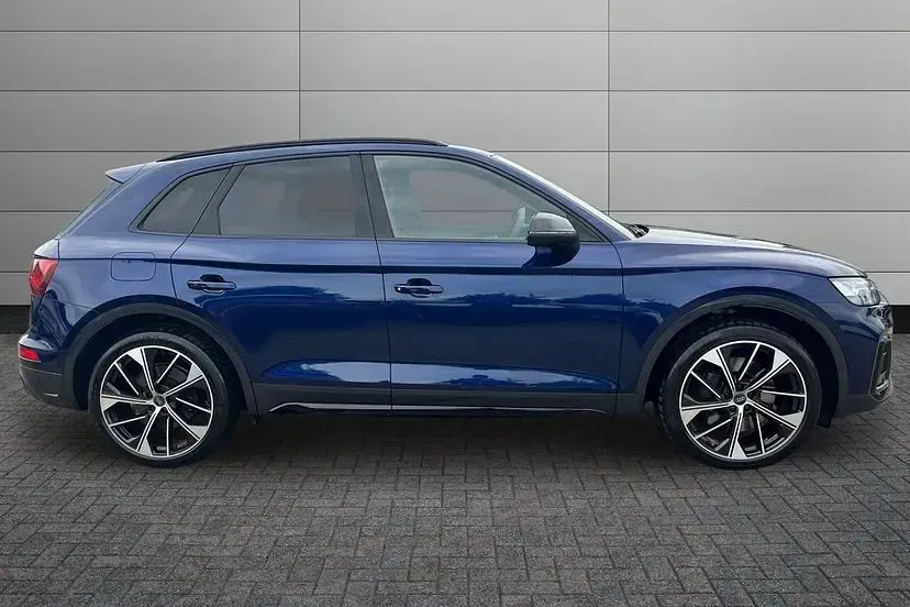 Used Audi SQ5 Comfort 336 HP (247 kW) 2025 Navarra blue SUV