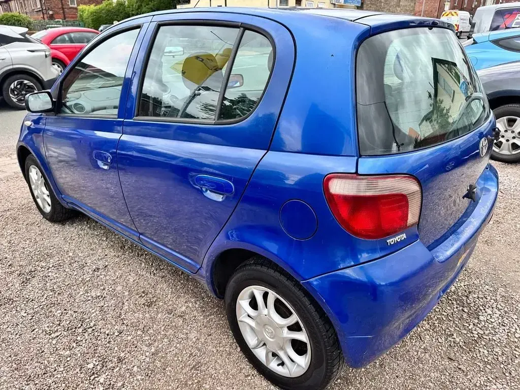 Used Toyota Yaris 67 HP (49 kW) 2003 Blue Hatchback