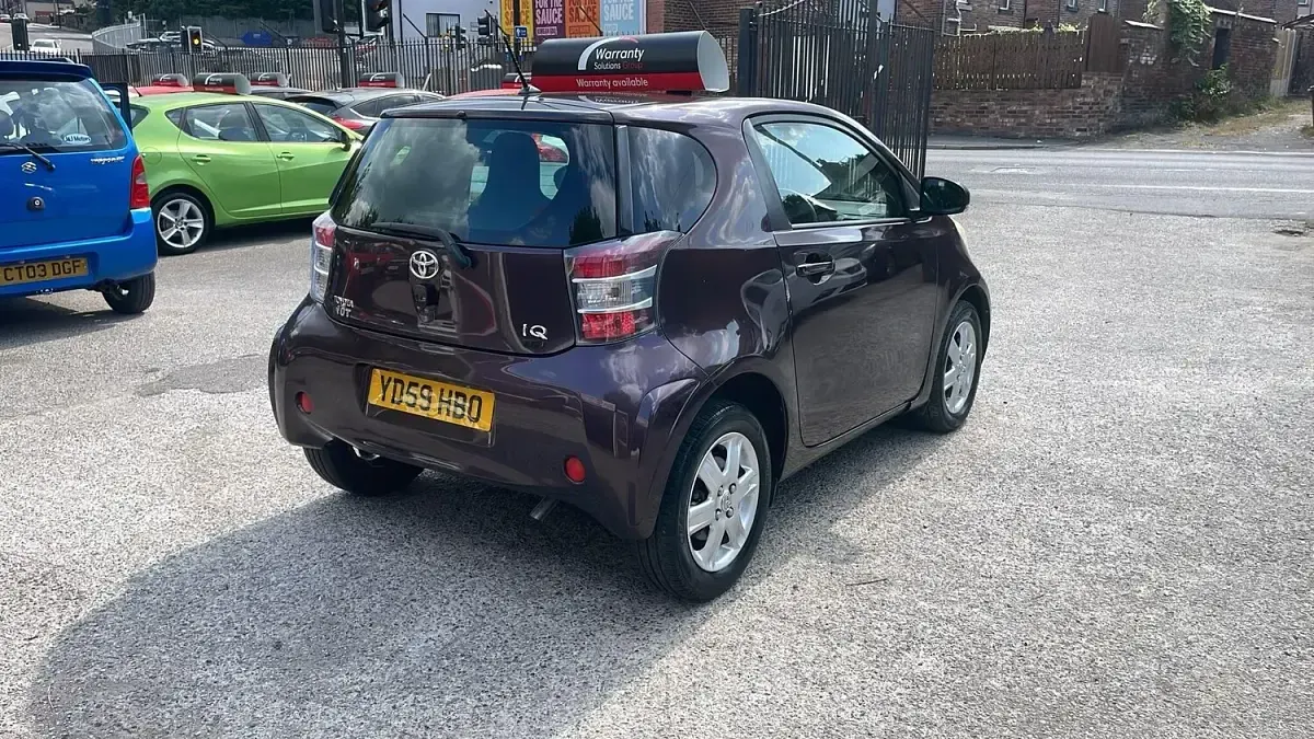 Used Toyota iQ 2009 Mauve/purple Hatchback