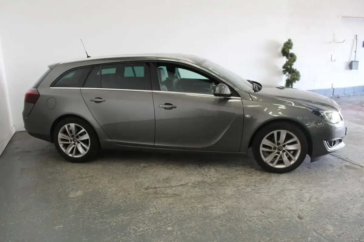 Używany Vauxhall Insignia SRi 2016 Szary Kombi