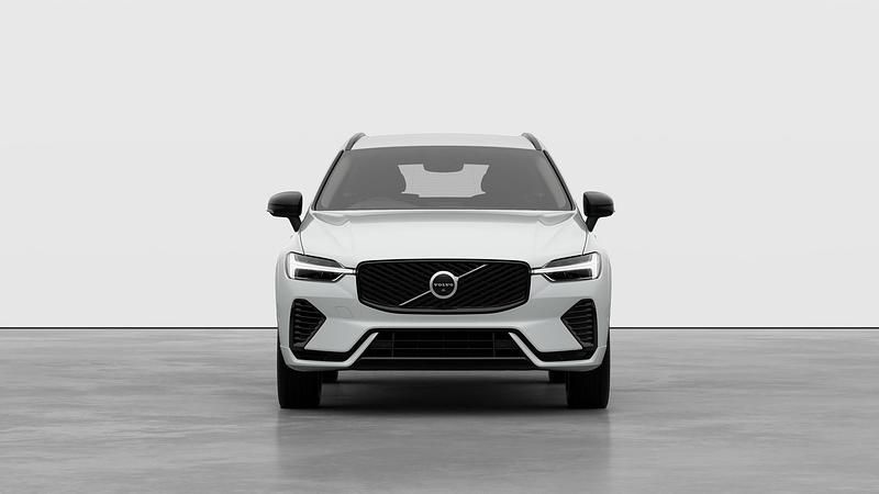 New Volvo XC60 Plus 2026 Ice white SUV