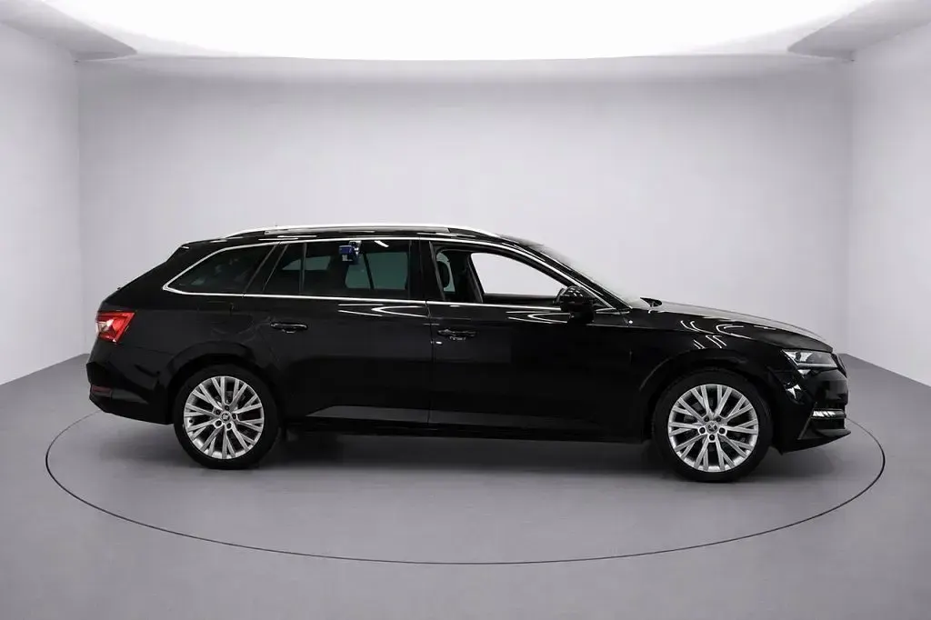 Used Skoda Superb SE L 218 HP (160 kW) 2023 Black Estate