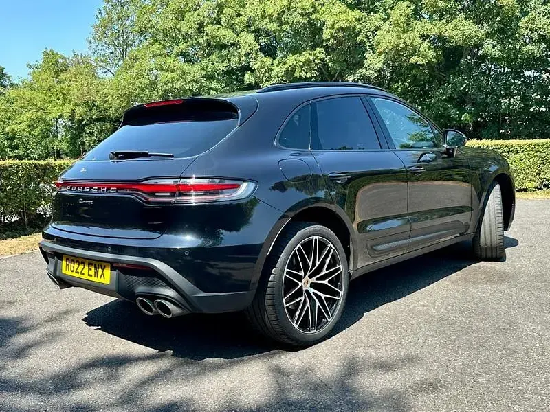 Used Porsche Macan 265 HP (194 kW) 2022 Black SUV