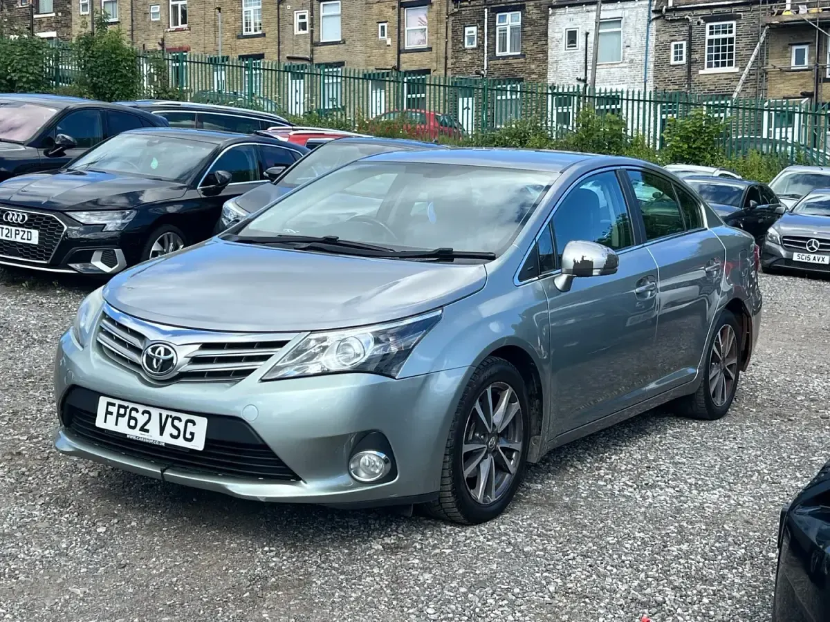 Used Toyota Avensis 124 HP (91 kW) 2012 Grey Sedan