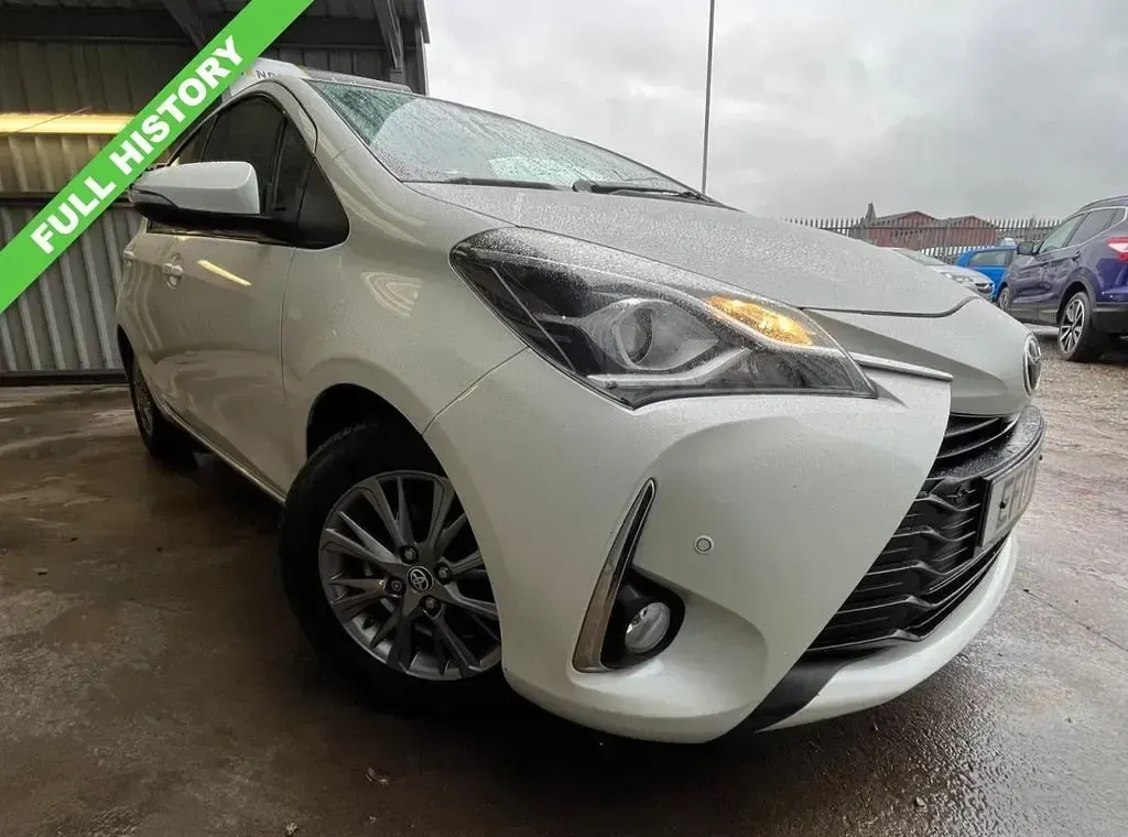 Begagnad Toyota Yaris 69 HK (50 kW) 2017 Vit Halvkombi