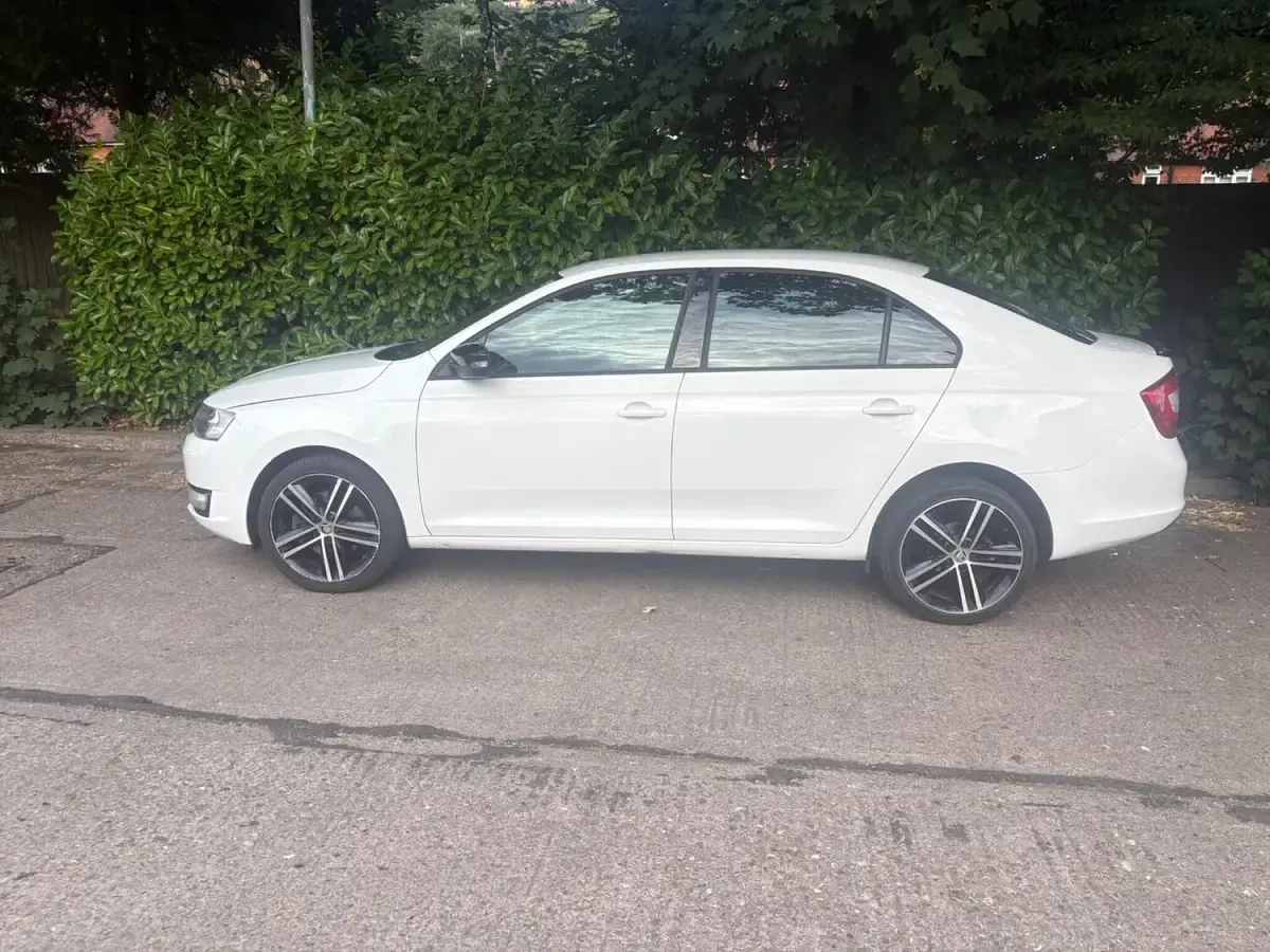 Used Skoda Rapid Sport 2015 White Hatchback