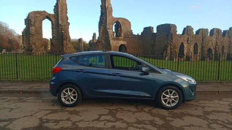 Used Ford Fiesta Zetec 100 HP (73 kW) 2018 Blue Hatchback