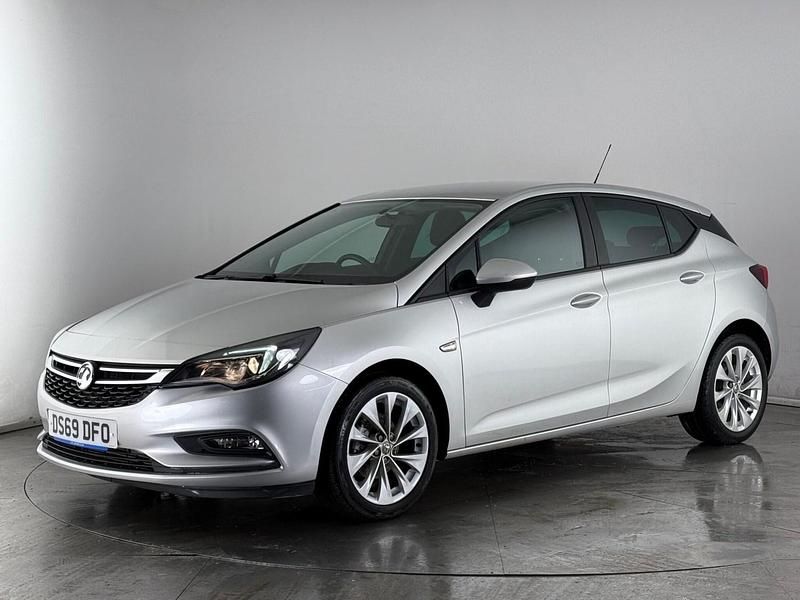 Used Vauxhall Astra 125 HP (91 kW) 2019 Silver Hatchback