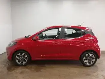 Używany Hyundai i10 Advanced 63 KM (46 kW) 2025 Czerwony Hatchback