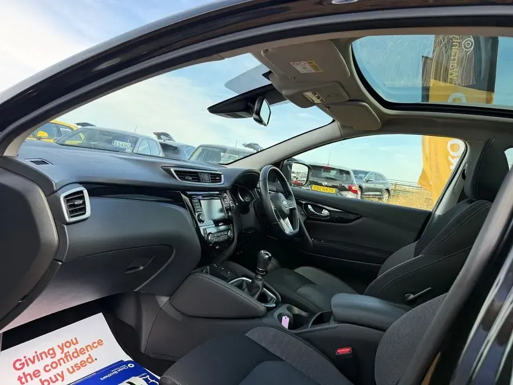Used Nissan Qashqai N-Connecta 140 HP (102 kW) 2021 Black SUV