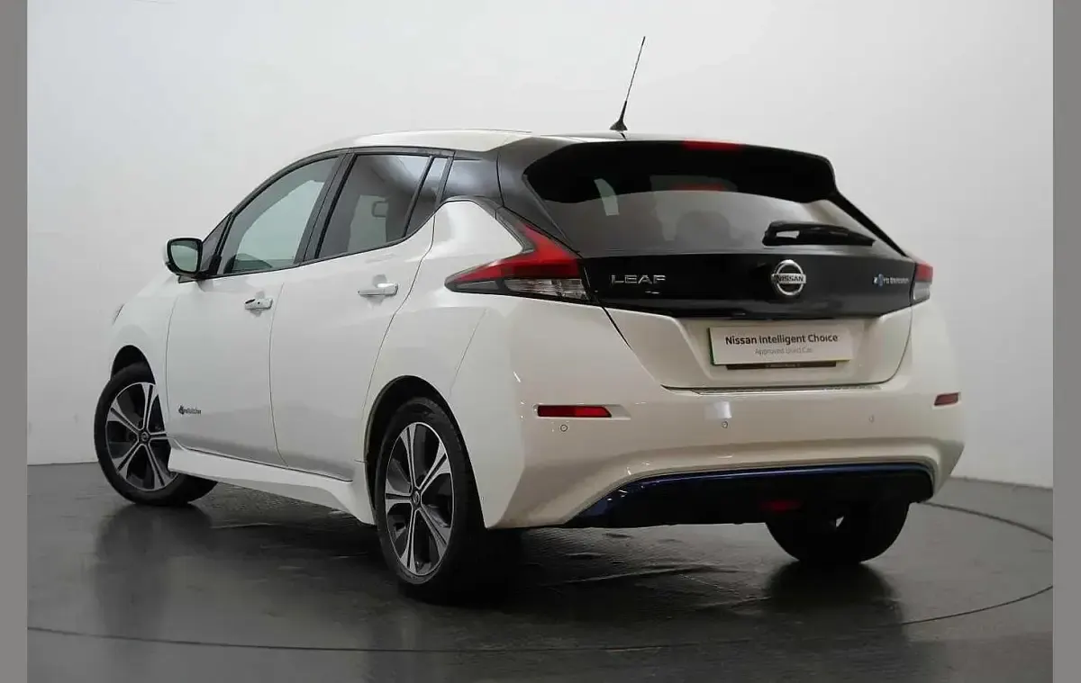 Gebraucht Nissan Leaf N-Connecta 108 kW (147 PS) 2018 Weiß Kleinwagen
