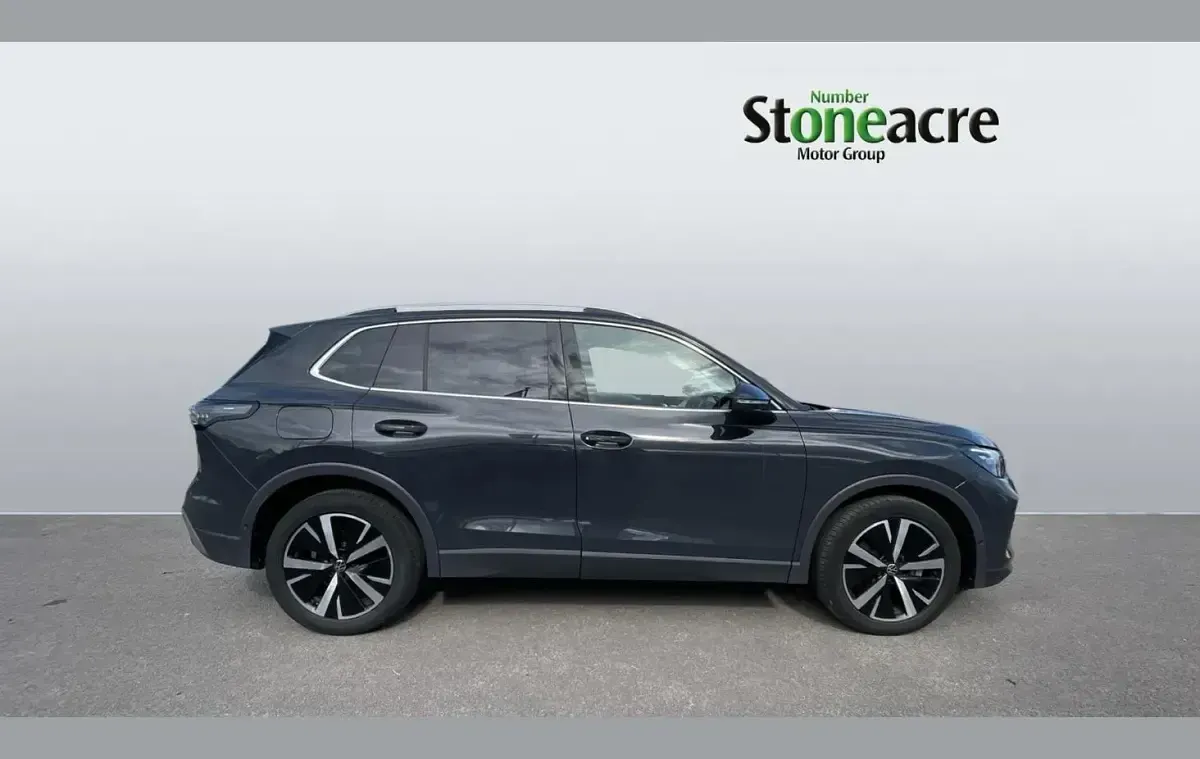 Usado VW Tiguan Elegance 150 CV (110 kW) 2024 Gris SUV