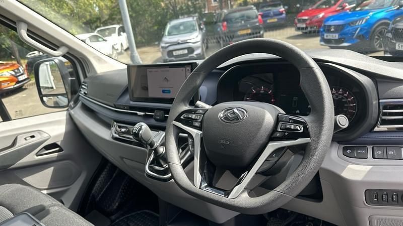 New Maxus V90 2025 White Van