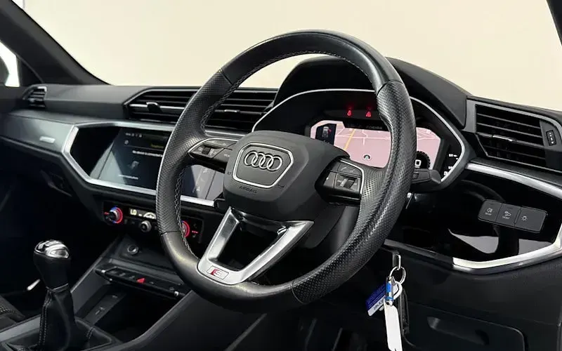Used Audi Q3 S-Line 150 HP (110 kW) 2023 SUV