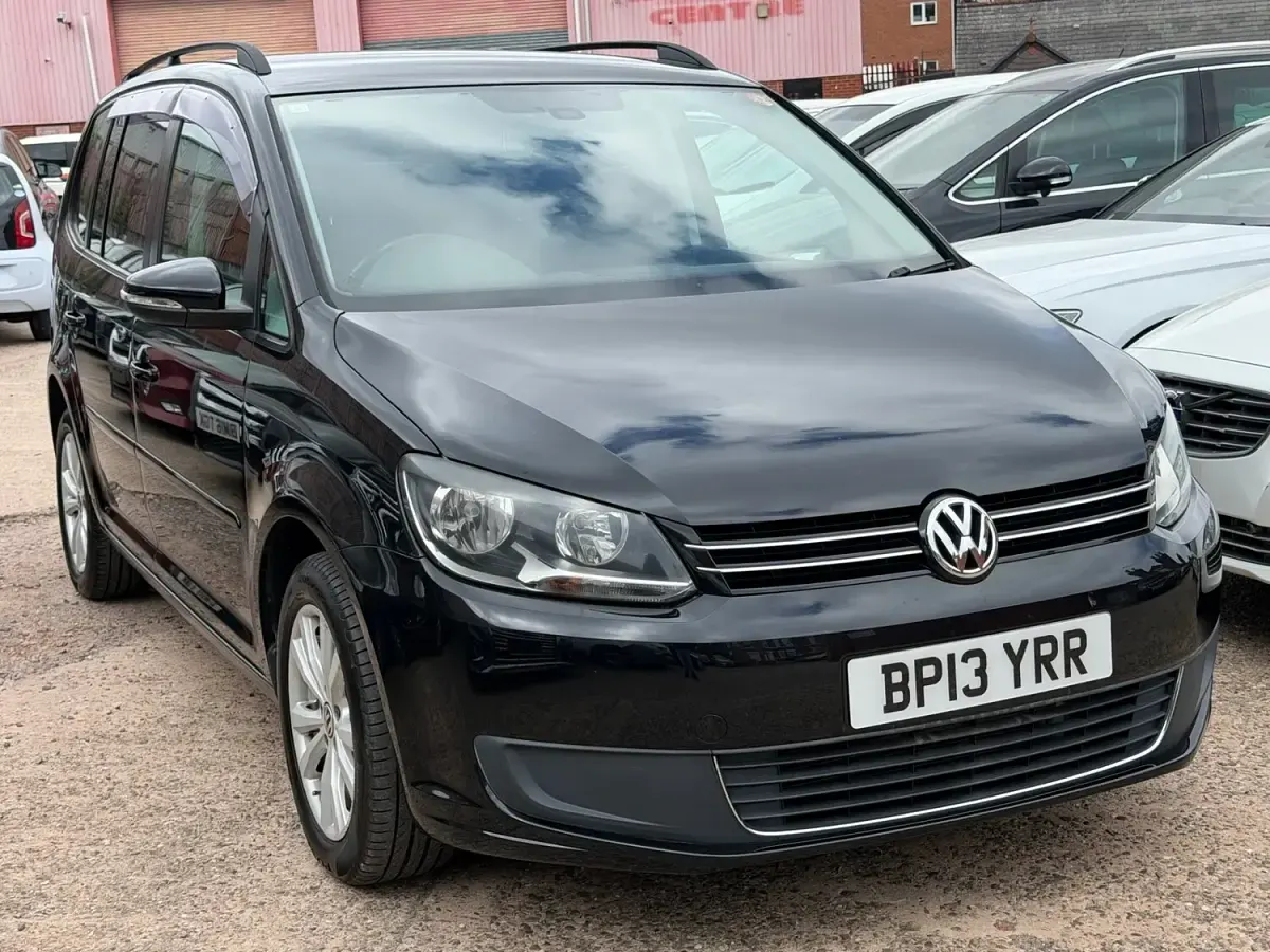 Used VW Touran 140 HP (102 kW) 2013 Black MPV