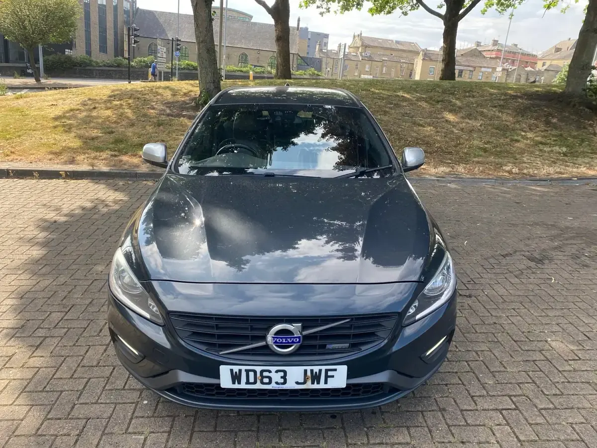 Used Volvo V60 R-Design 115 HP (84 kW) 2013 Grey Estate