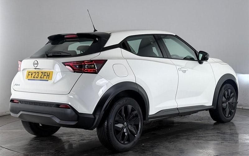 Used Nissan Juke Acenta 114 HP (83 kW) 2023 White SUV