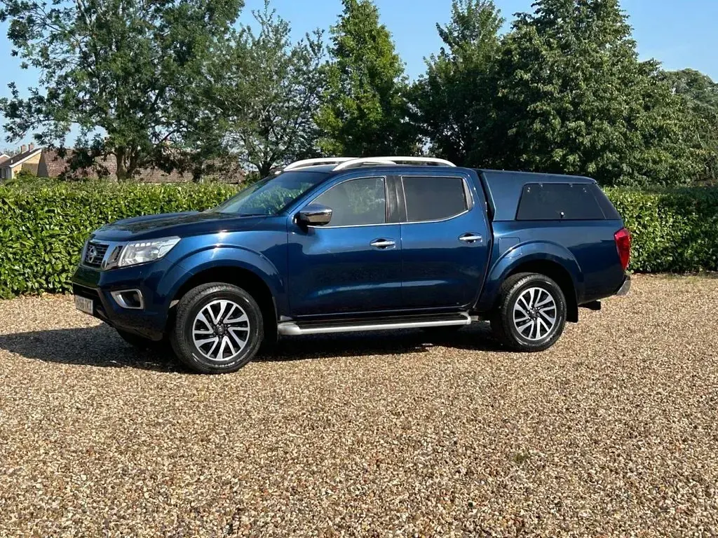 Used Nissan Navara Tekna 190 HP (139 kW) 2016 Blue Pickup