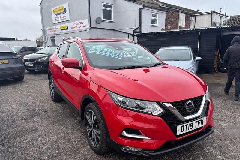 Used Nissan Qashqai N-Connecta 160 HP (117 kW) 2019 Red SUV