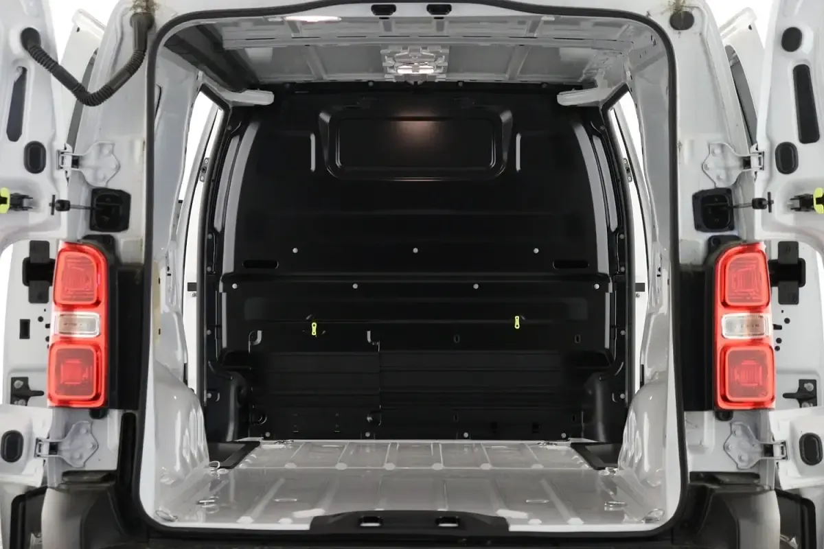 New Peugeot e-Expert 100 kW (136 HP) 2025 White Van