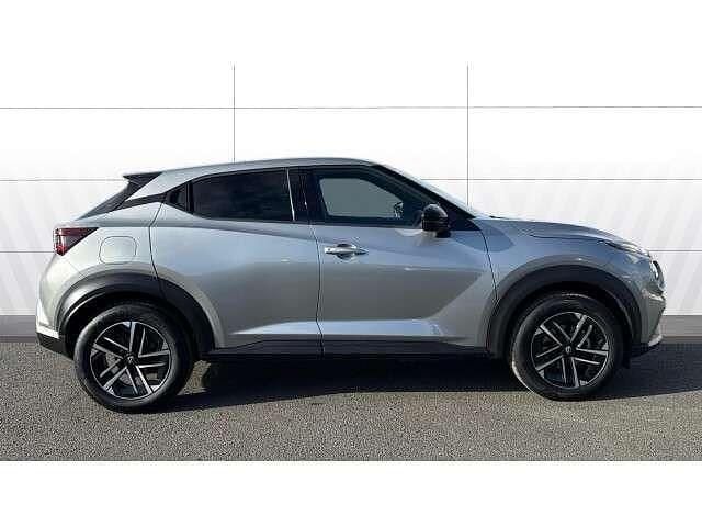 Used Nissan Juke N-Connecta 143 HP (105 kW) 2025 Silver SUV