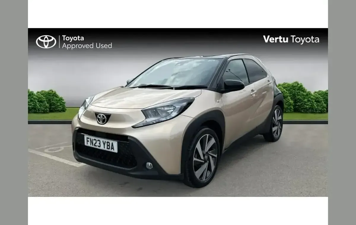 Used Toyota Aygo X 72 HP (52 kW) 2023 Beige SUV
