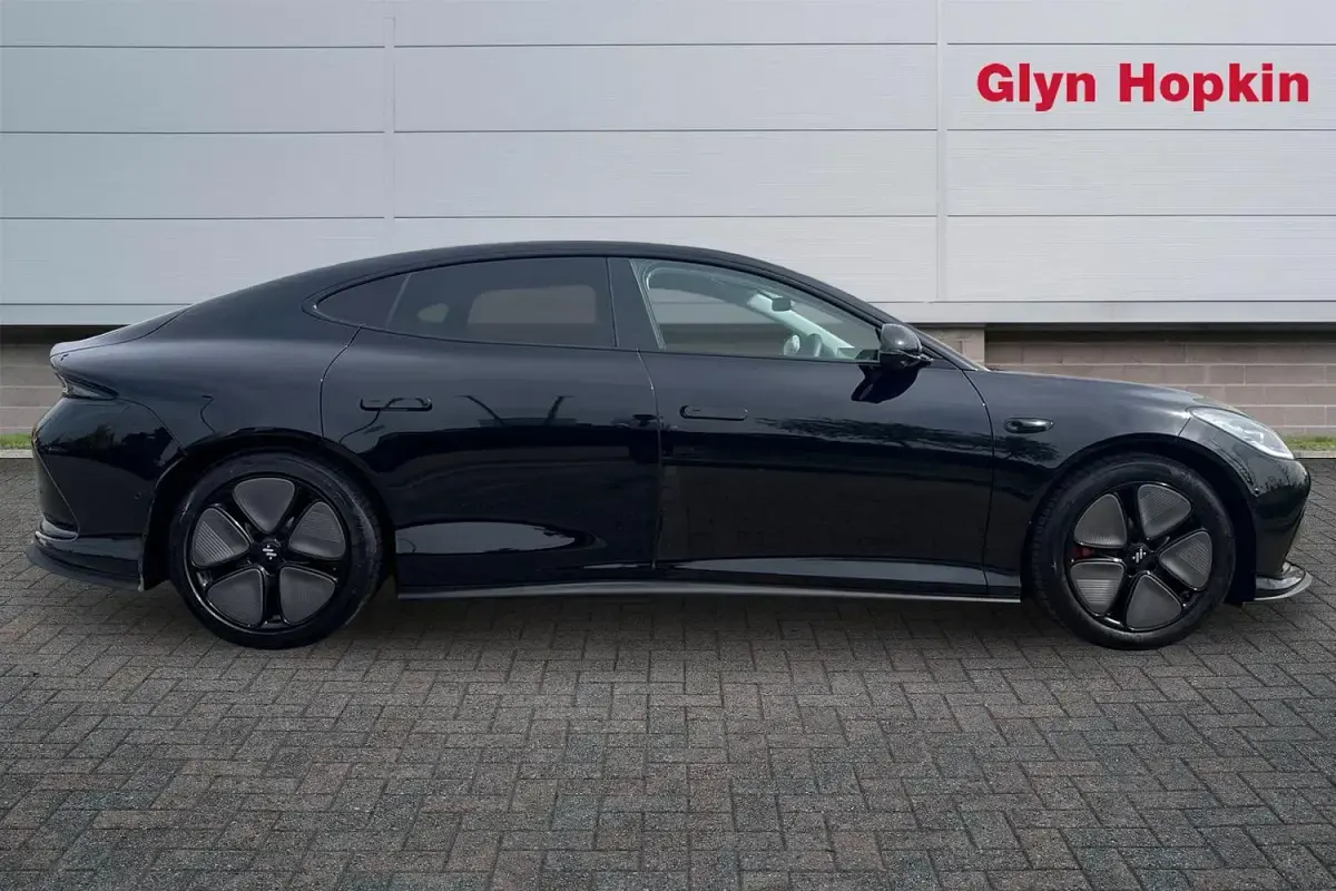 New MG IM5 300 kW (408 HP) 2025 Black Hatchback