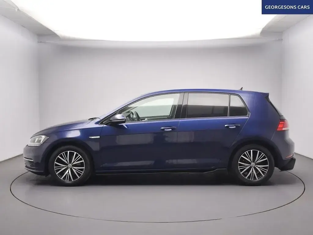 Used VW Golf VII SE 130 HP (95 kW) 2018 Blue Hatchback